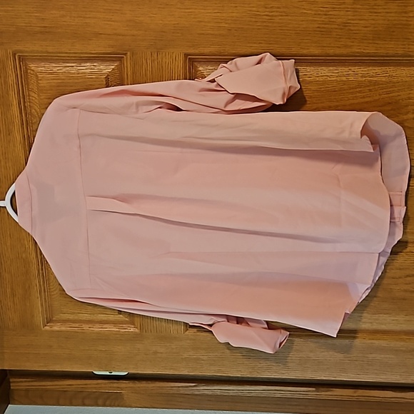 NWT Zeegoo L button down silky feel pink top with front pockets - Picture 4 of 7